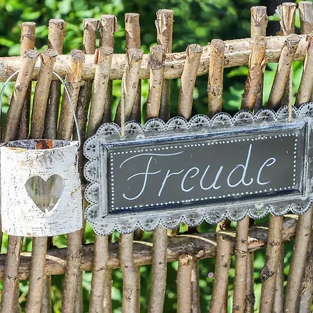 Auszeit アパート ザールフェルデン・アム・シュタイナーネン・メアー