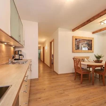 Auszeit アパート ザールフェルデン・アム・シュタイナーネン・メアー